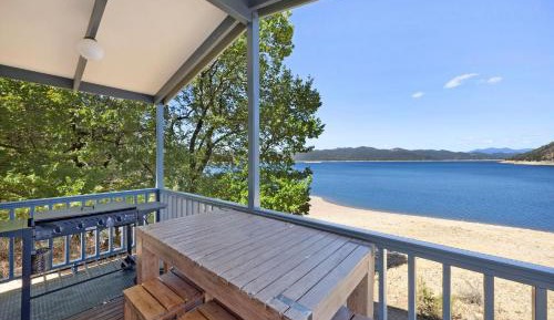 Bungalow - Water Front 
