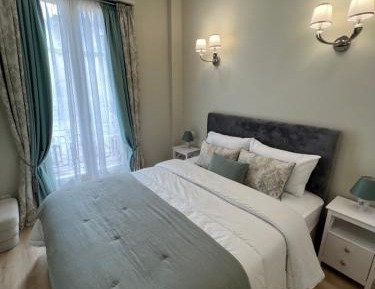 Superior One-Bedroom Apartment