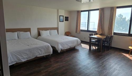 Double or Twin Room with Sea View