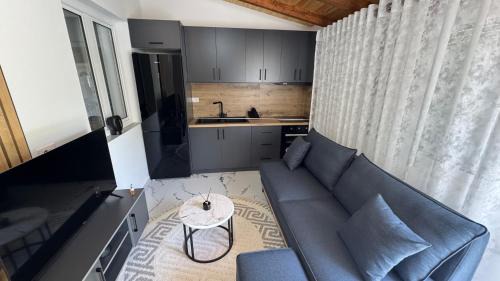 Apartment with Garden View