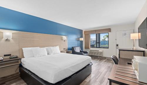 King Room - Non-Smoking