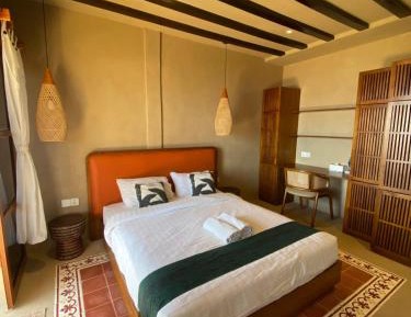 Deluxe Double Room with Balcony and Sea View