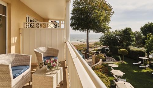 Double Room with Balcony and Side Sea View