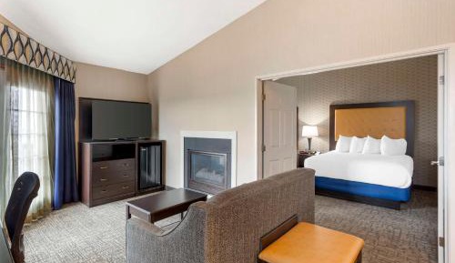 Queen Suite with Two Queen Beds and Sofa Bed