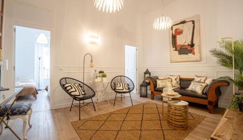 Four-Bedroom Deluxe Apartment
