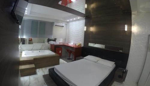 Deluxe Suite with Spa Bath