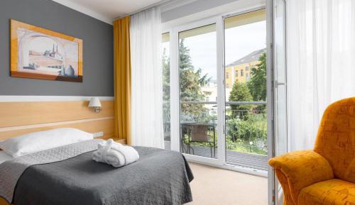 Double or Twin Room with Balcony