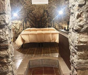 Deluxe Suite with Spa Bath