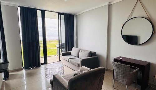 One-Bedroom Apartment with Ocean View