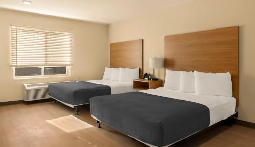 Deluxe Queen Room