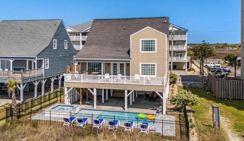 Six-Bedroom Holiday Home