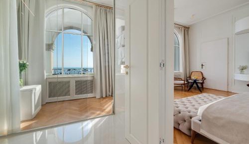 Deluxe Double Room with Balcony and Sea View