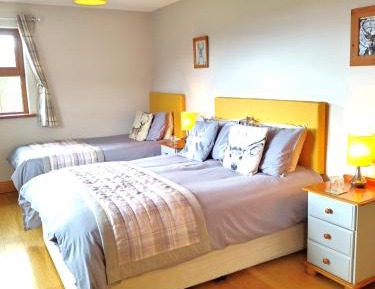 Double or Twin Room with Partial Sea View