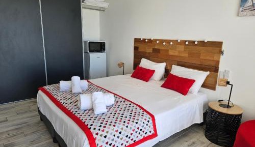 Deluxe Double Room with Balcony and Sea View