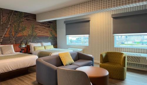 Queen Suite with Two Queen Beds