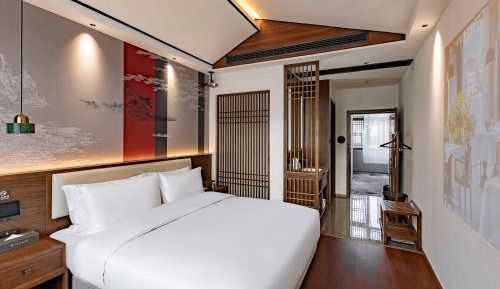 Queen Room