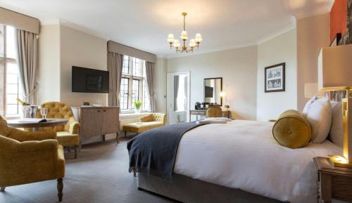 Grand Deluxe Larger King Room with Garden View