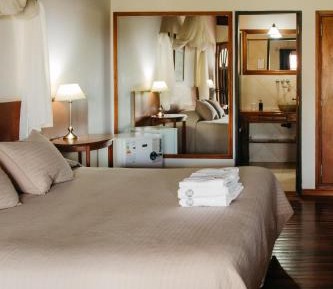 Queen Room with Spa Bath