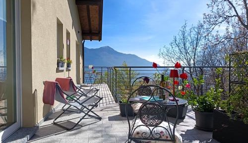 Apartment with Lake View