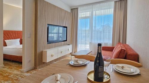 One-Bedroom Apartment with Balcony