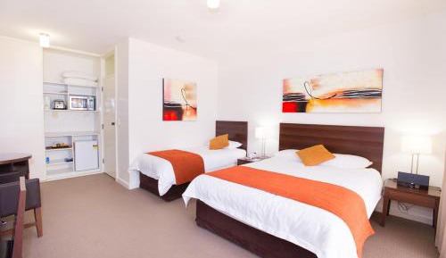 Deluxe Twin Suite