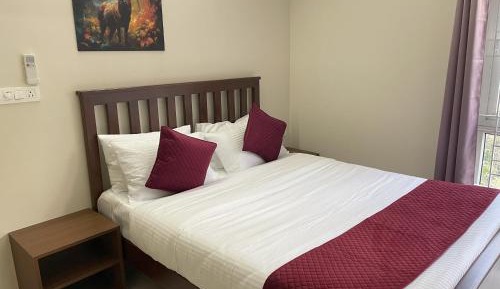 Two-Bedroom Deluxe Apartment with Garden View