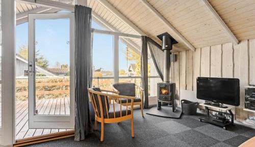 Three-Bedroom Holiday Home 