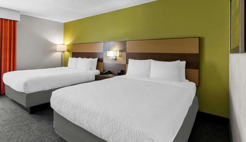 Queen Room with Two Queen Beds - Non-Smoking