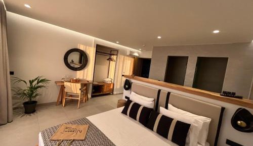 Deluxe Double Room with Balcony and Sea View