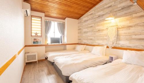 No pets allowed - Triple Room with with Shared Bathroom - Non-Smoking