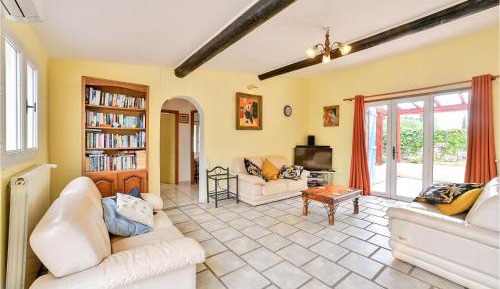 Four-Bedroom Holiday Home