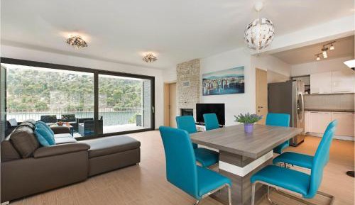 Five-Bedroom Holiday Home