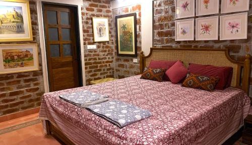 Deluxe Double Room (2 Adults + 1 Child)