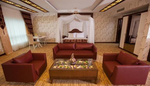 Deluxe Suite