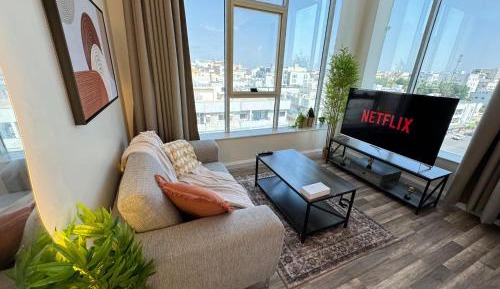 One-Bedroom Apartment with View