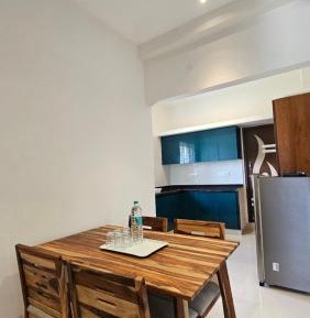 Apartment with Mountain View