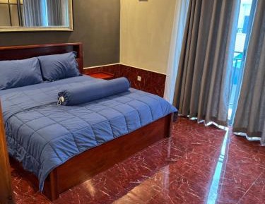 Deluxe King Suite