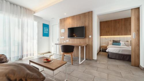 One Bedroom Suite Partial Sea View