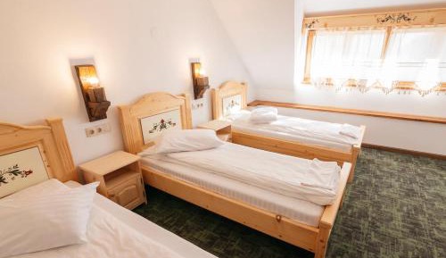 Triple Room with Private Bathroom