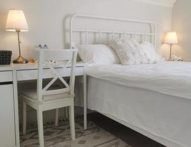 Queen Room with Shared Bathroom