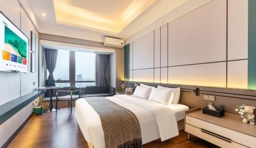 Deluxe Queen Room