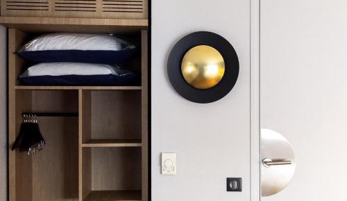 Standard Room - 1 Queen Bed