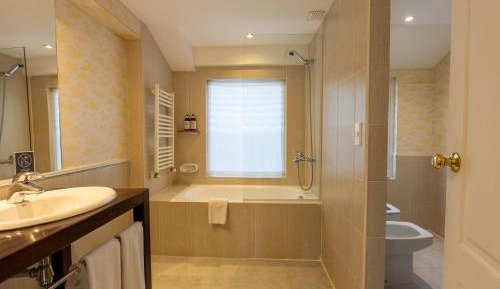 Family Room with Mountain View