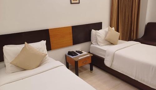 Deluxe Double Room (2 Adults + 1 Child)