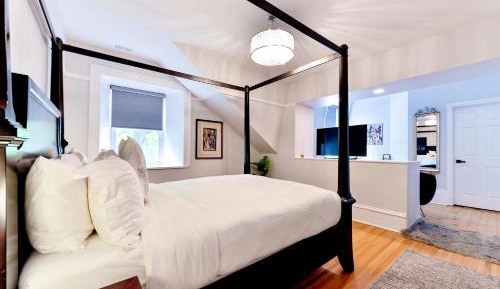 Deluxe Double Room with Shower