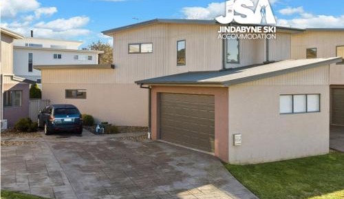 Three-Bedroom Townhouse