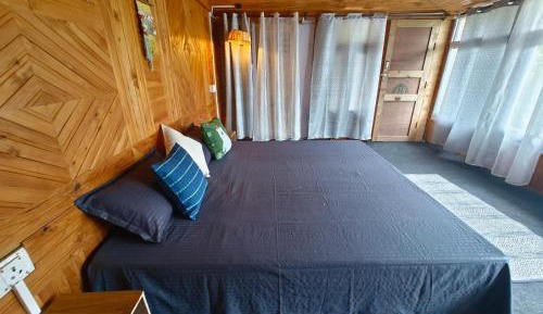 Twin Room with View