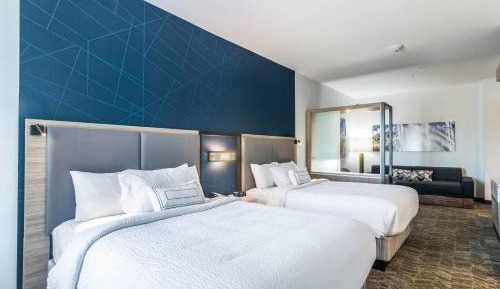 Queen Suite with Two Queen Beds