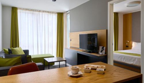 One-Bedroom Suite with Balcony