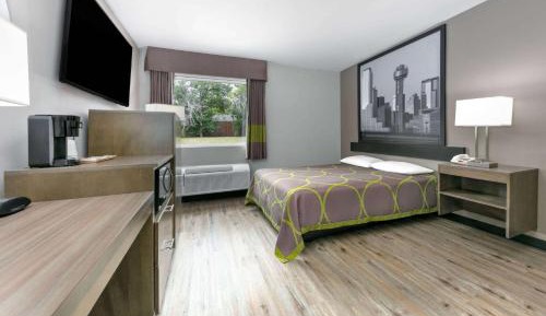 Queen Room with Bath Tub - Mobility Accessible/Non-Smoking